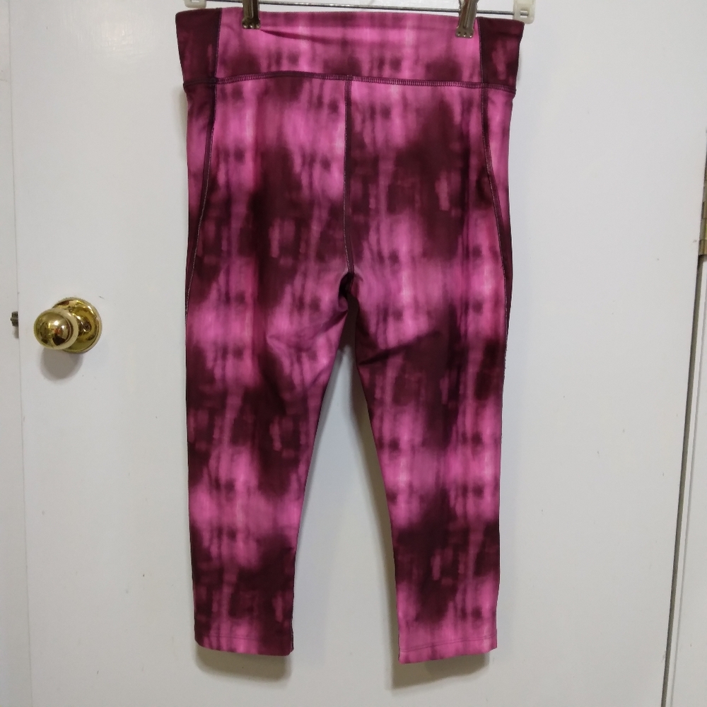 Under Armour HeatGear Compression Leggings, size Medium.